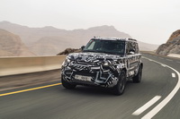 foto: Land Rover Defender 2020 cruz roja test_03.jpg