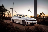 foto: BMW 330e 2019_03.jpg