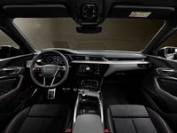 foto: Audi Q8 e-tron edition Dakar_18.jpg