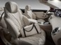 foto: 19 Mercedes-Maybach S 650 Cabrio 2017 interior asientos delanteros bolso.jpg