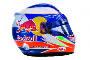 casco-ricciardo-2013