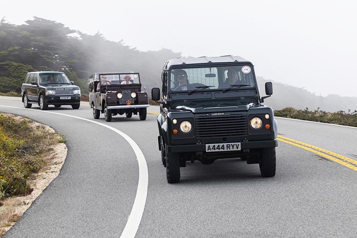 Los Land Rover clásicos de la reina Isabel II a escena