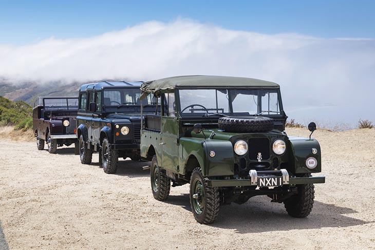 Los Land Rover clásicos de la reina Isabel II a escena